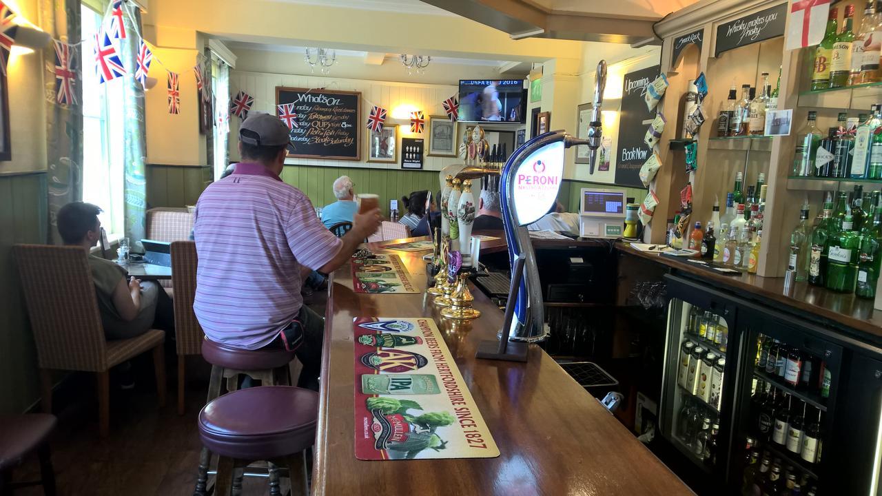 Hotel Baker Arms Hertford Zewnętrze zdjęcie